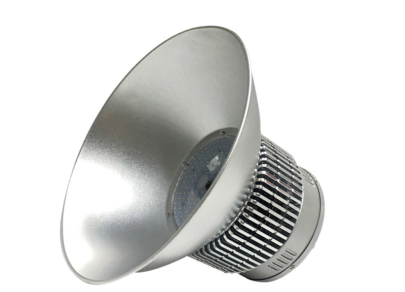 LED fin high bay light, high ceiling light for factory workshops and warehouses, wide-beam light for workshops, lighting lamp for gymnasiums。